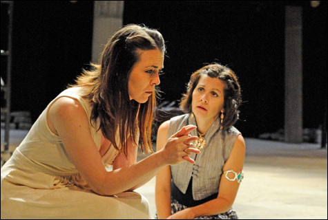 081003_antigone_main 081003_antigone_main