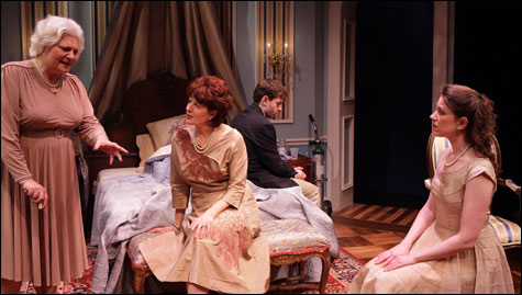 080404_theater_main 080404_theater_main