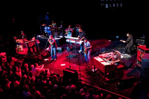 aaron-neville-09-main aaron-neville-09-main